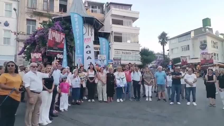 Adalar&rsquo;da Adalet N&ouml;beti 8. Haftasında... Tutuklu Adalar Belediye Başkanı Ali Ercan Akpolat ve arkadaşlarının serbest bırakılması istendi