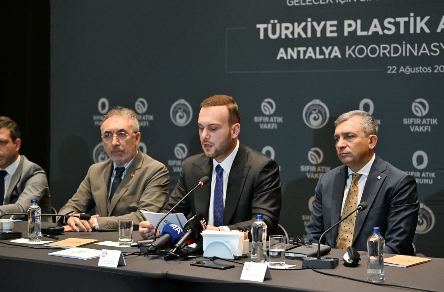 Antalya&rsquo;da plastik atıklara karşı ortak akıl buluşması