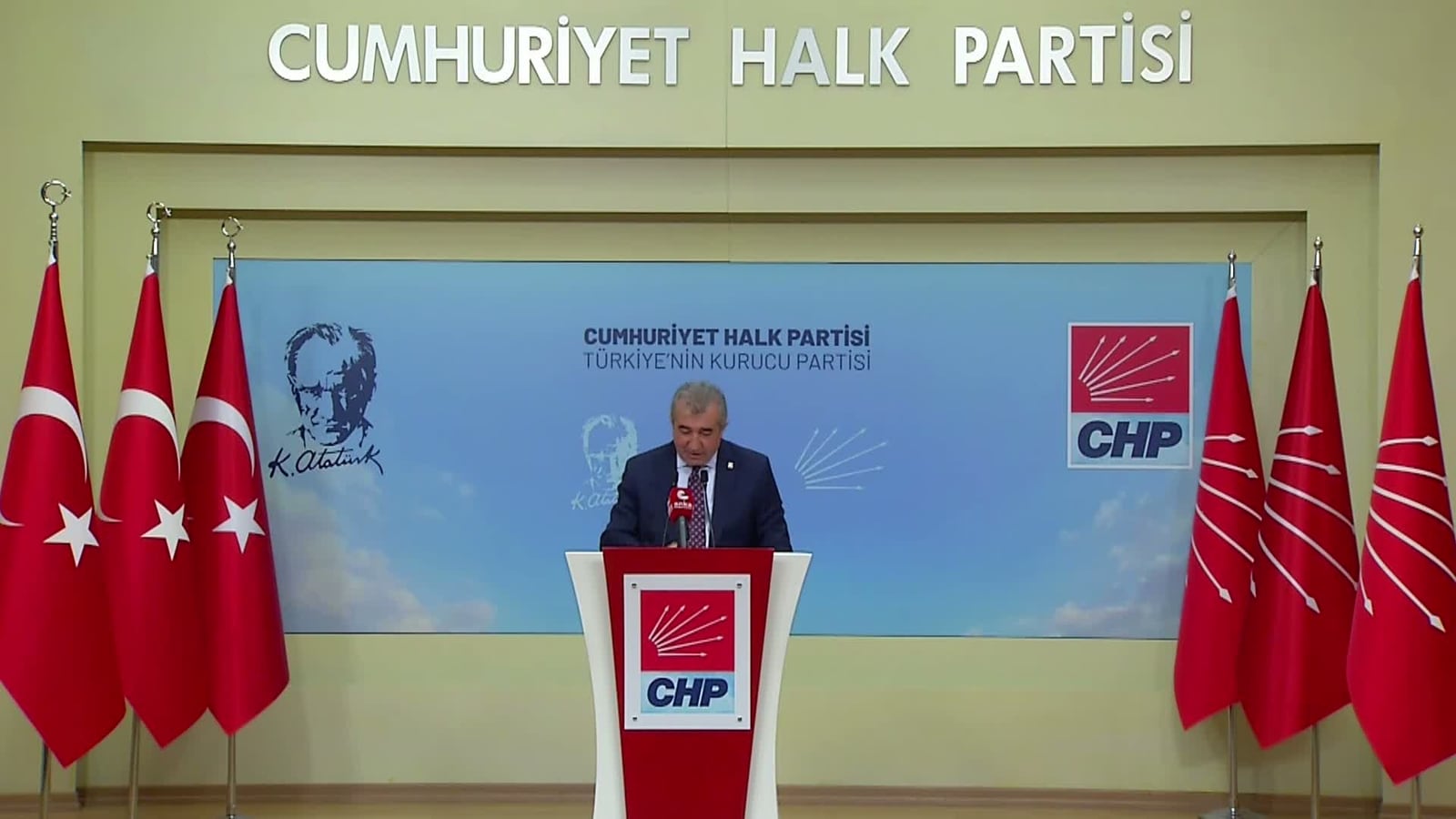 CHP'li Sara&ccedil;: "Devlet sadaka devleti olamaz; devlet yurttaşına hakkını verir"