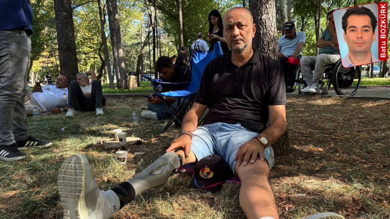 Eylemlerini Kurtuluş Parkı&rsquo;na taşıyan gaziler yurttaşlara seslendi: &lsquo;Sizin evladınızız, desteğe gelin&rsquo;