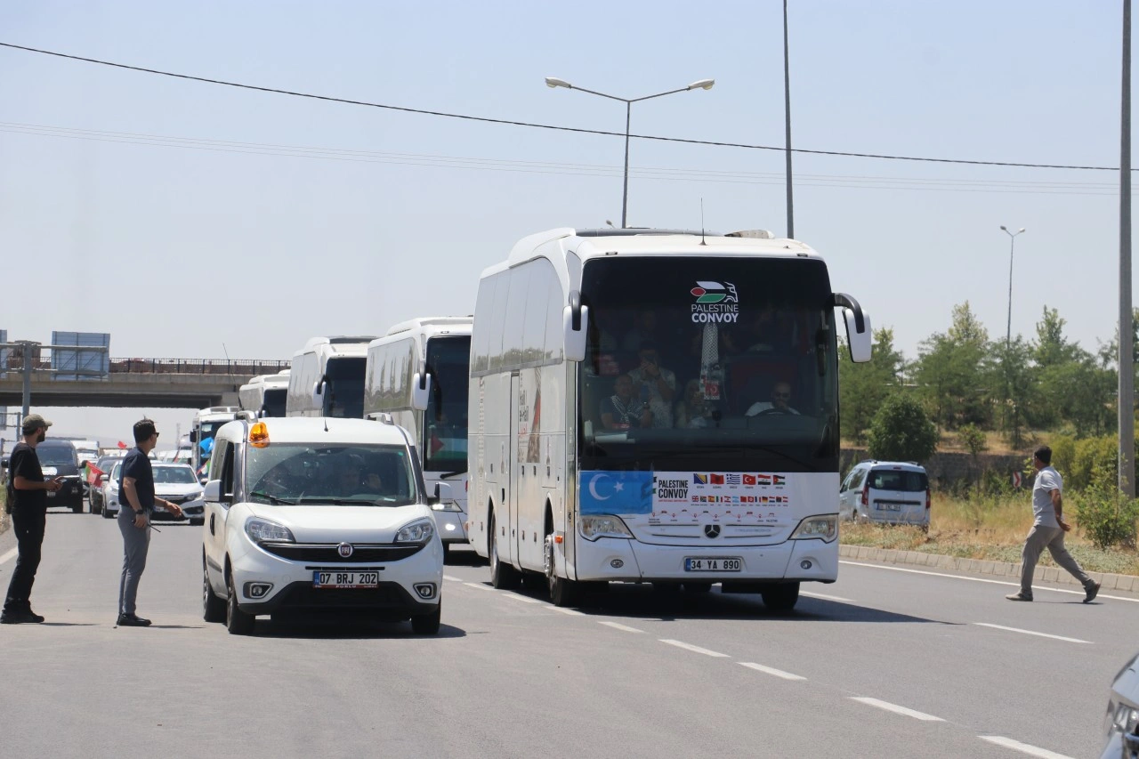 Filistin Konvoyu, Diyarbakır&rsquo;da coşkuyla karşılandı