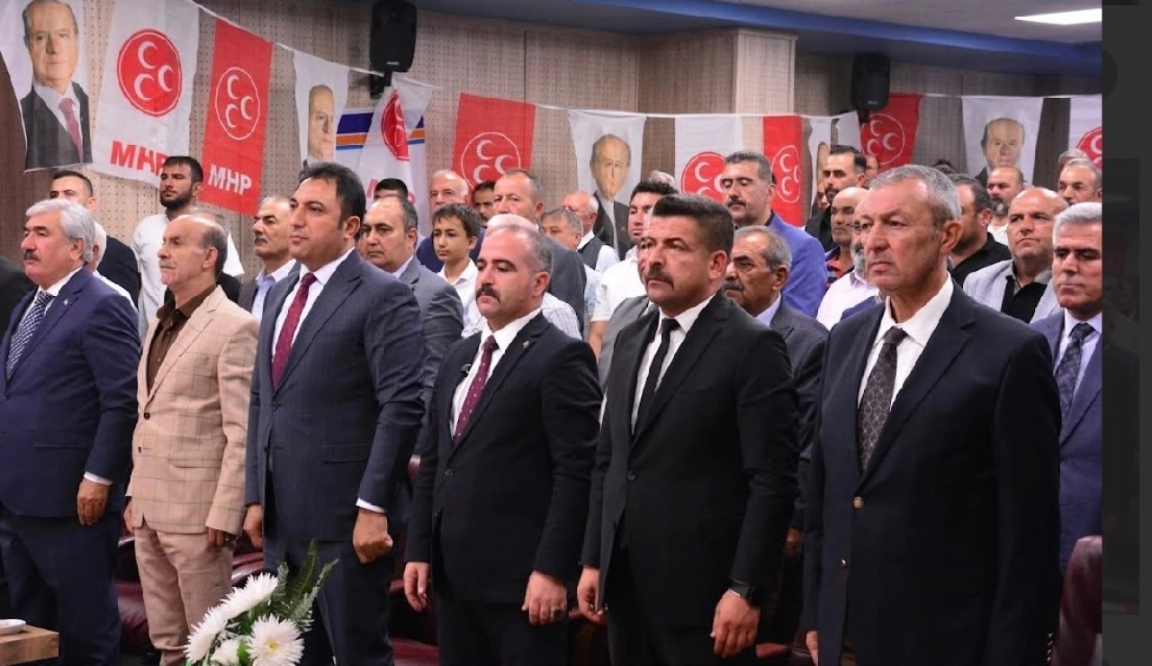 MHP Kuluncak&rsquo;ta Cahit Aslan yeniden il&ccedil;e başkanı se&ccedil;ildi