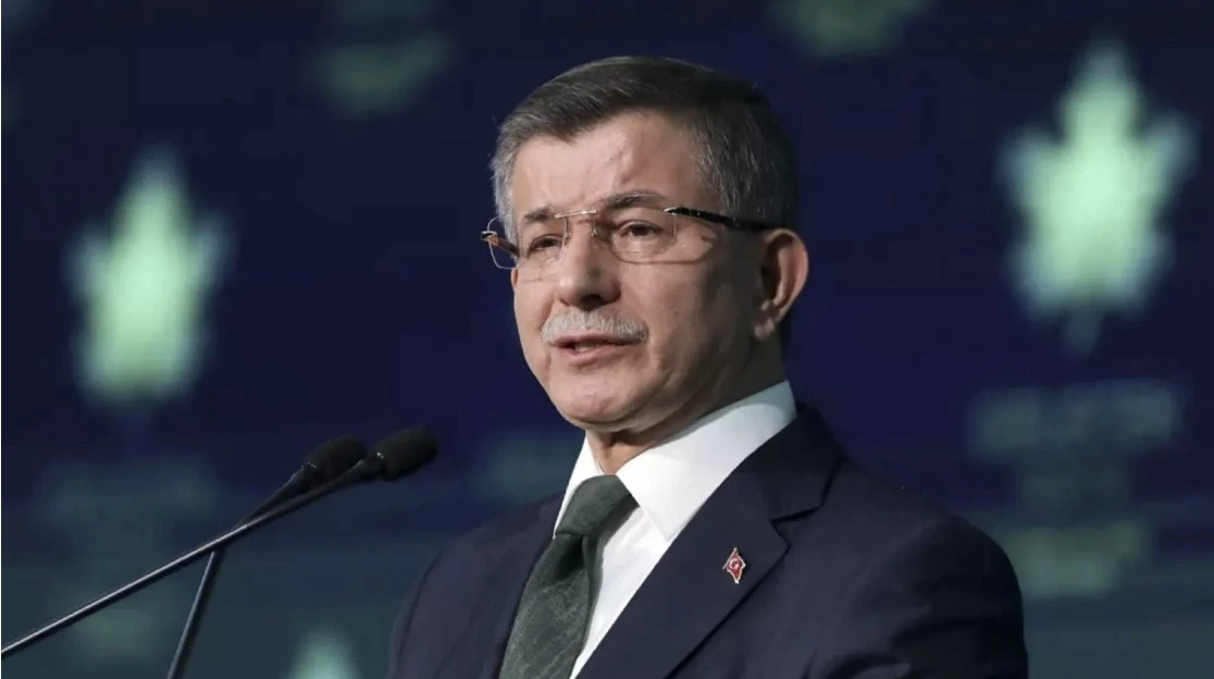 Neden iktidar Davutoğlu i&ccedil;in frene bastı? - Zeynel L&uuml;le yazdı