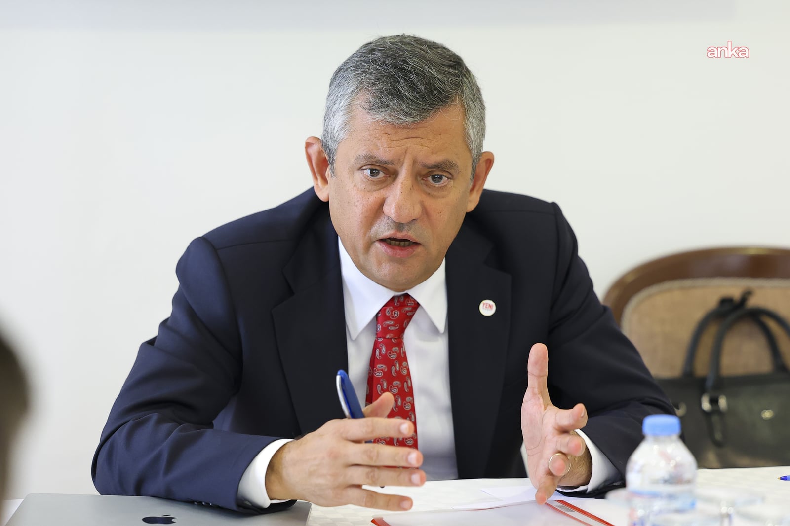 &Ouml;zg&uuml;r &Ouml;zel: "YENİ Parti muhalefet olmaktan, kaybetmekten bıkanların partisidir"