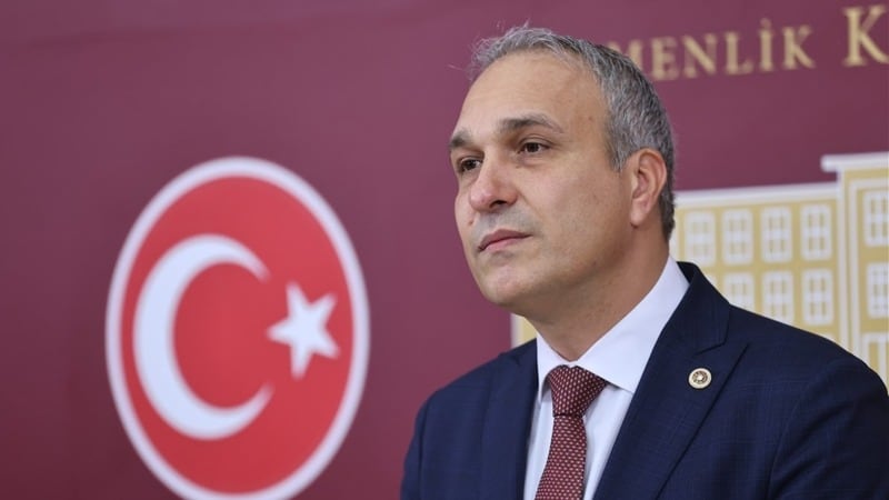 Suat &Ouml;z&ccedil;ağdaş: "Amine Cansu &Ccedil;elik yalnız değildir. &Uuml;sk&uuml;dar&rsquo;ın iradesi yalnız değildir"