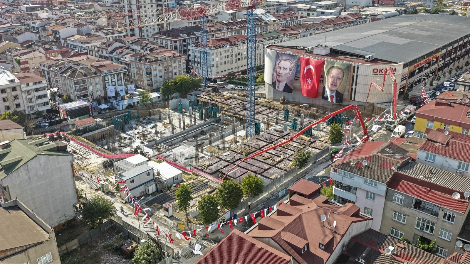 Sultangazi&rsquo;de Naim S&uuml;leymanoğlu Gen&ccedil;lik Spor ve Yaşam Merkezi&rsquo;nin temel atıldı
