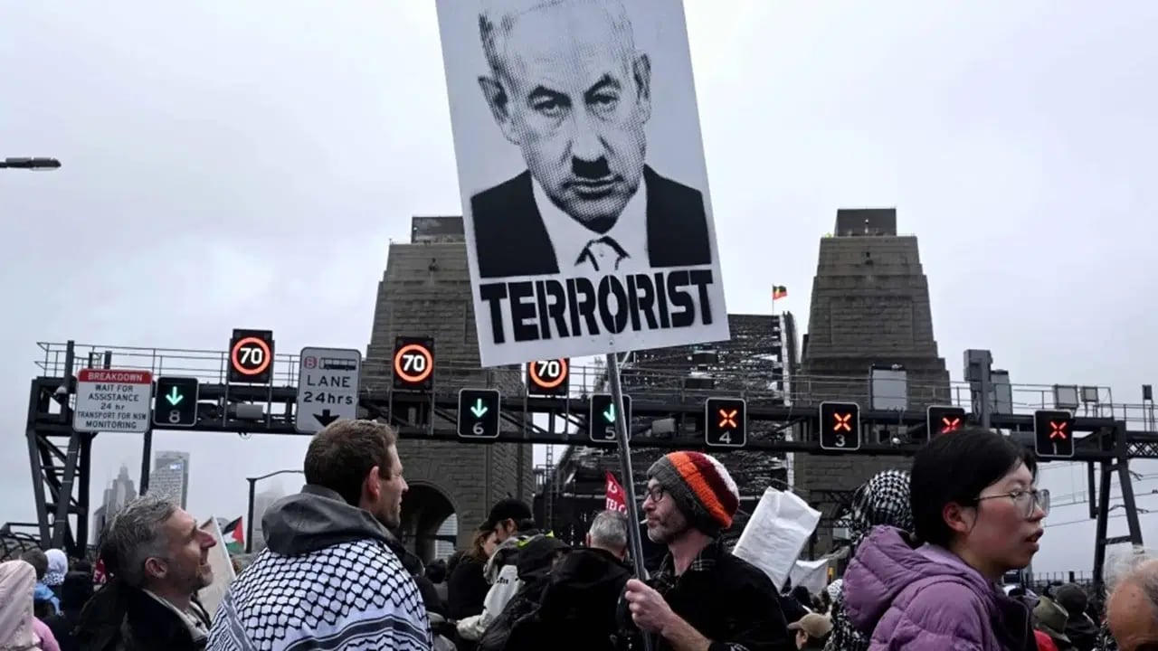 100&rsquo;&uuml; aşkın eski diplomat Fransa ve İngiltere&rsquo;ye İsrail&rsquo;e yaptırım &ccedil;ağrısı yaptı