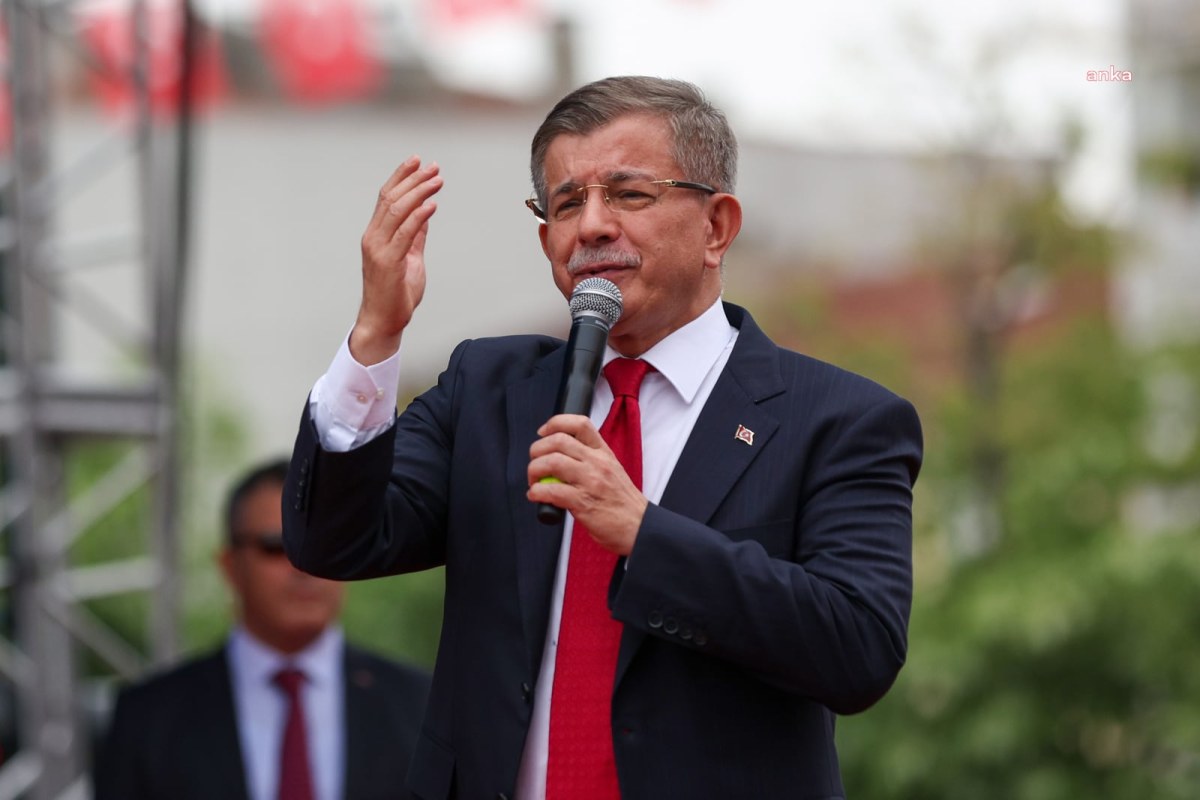 Ahmet Davutoğlu "Cumhurbaşkanına hakaret" su&ccedil;undan ifade verdi: "S&ouml;zlerimin arkasındayım"