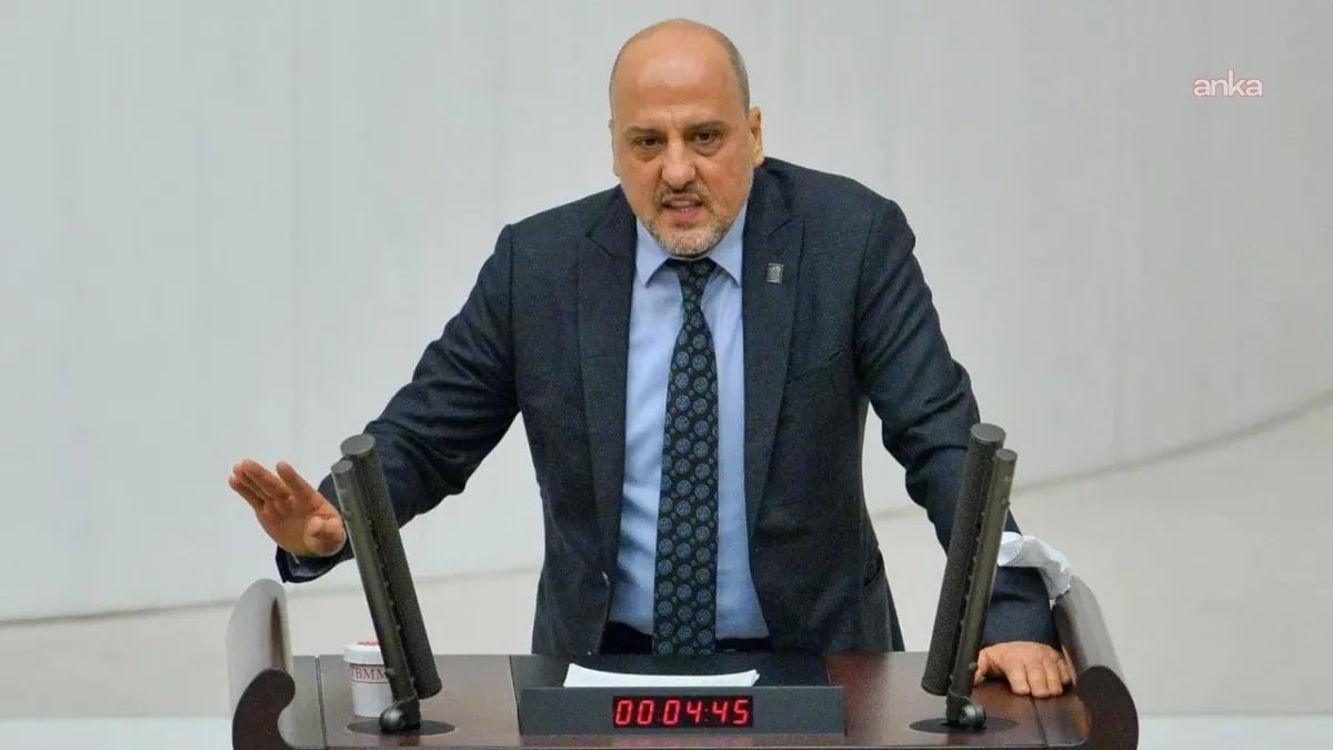 Ahmet Şık, "fon krizi" haberlerine getirilen erişim engellerini Meclis g&uuml;ndemine taşıdı
