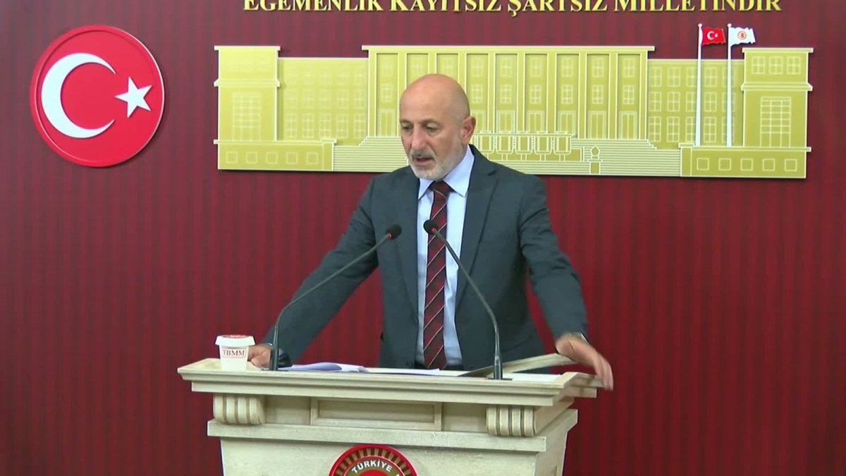 Ali &Ouml;ztun&ccedil;: "Yusuf Tekin'in istifa etmesi i&ccedil;in daha ne olması gerekiyor?"