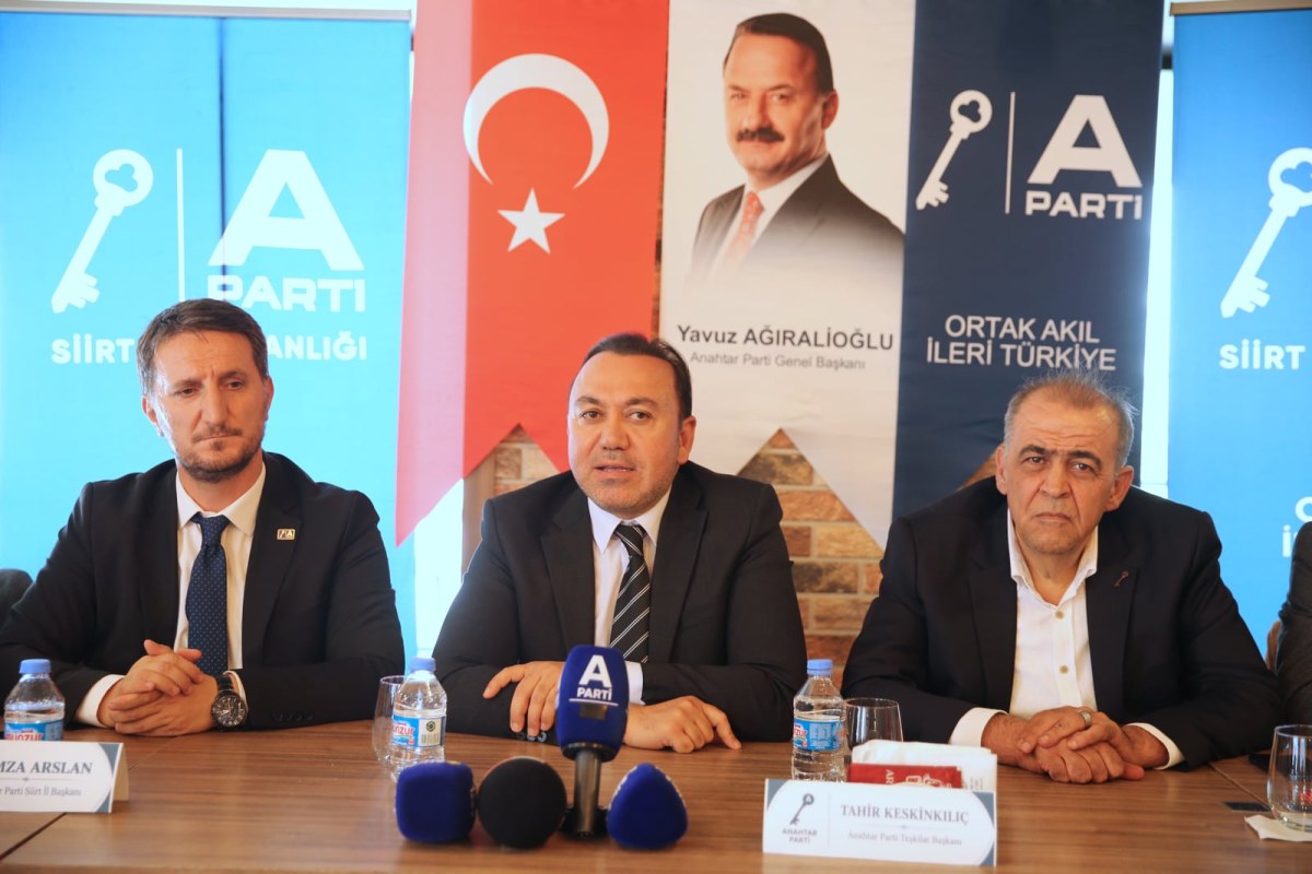 Anahtar Parti Genel Başkan Yardımcısı Keskinkılı&ccedil;, Siirt'te gazetecilerle bir araya geldi