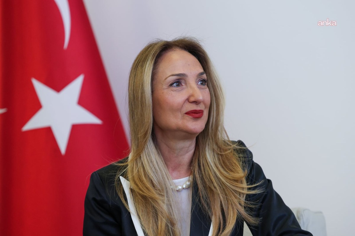 Aylin Nazlıaka: LGBTİ+ olmak, hak temelli &ouml;rg&uuml;tlenmek su&ccedil; değildir