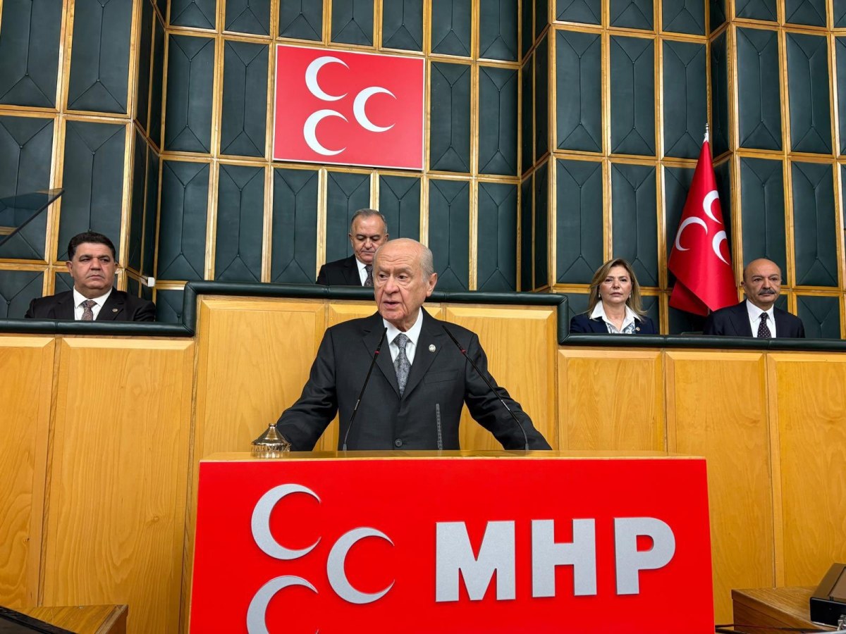 Bah&ccedil;eli: Cumhurbaşkanı Erdoğan'ın aday olabilmesi i&ccedil;in 'se&ccedil;imlerin yenilenmesi' kararı alınmalıdır