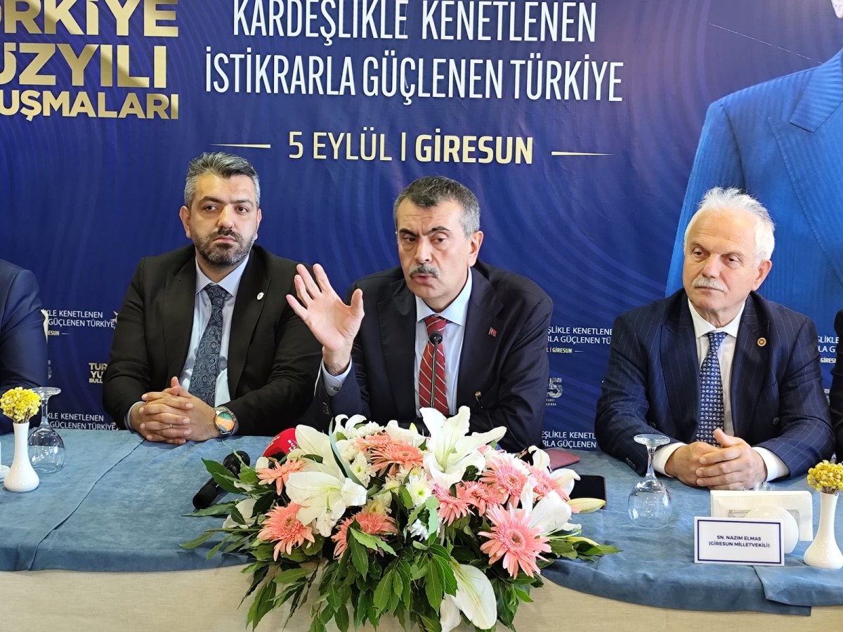 Bakan Tekin: İmam hatip okulları 28 Şubat&rsquo;tan &ouml;nceki noktaya gelmiş durumda (2)