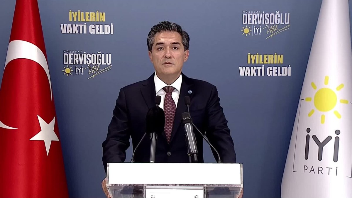 Buğra Kavuncu: "Milletin konut sorunu değil, &Ouml;calan'ın konutu konuşuluyor"