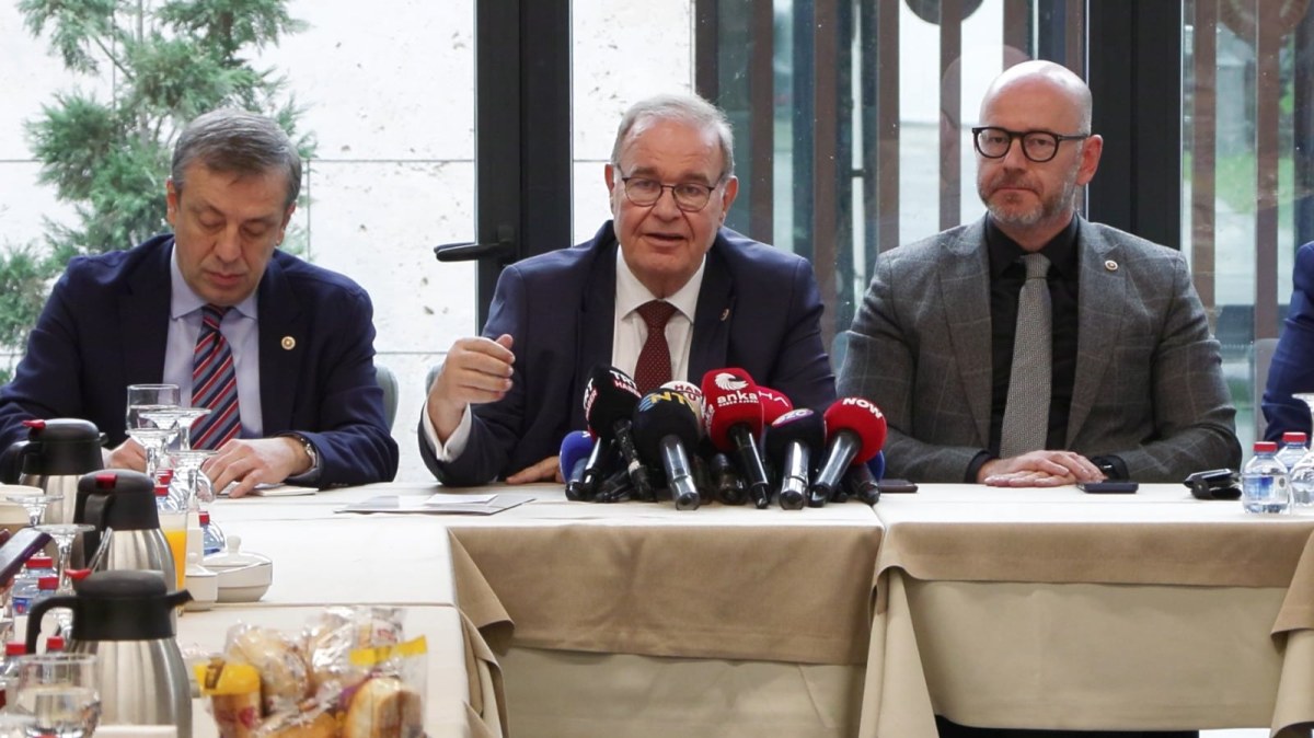 CHP'li &Ouml;ztrak: Fon krizini araştırmak &uuml;zere Meclis'te komisyon kurulmalı