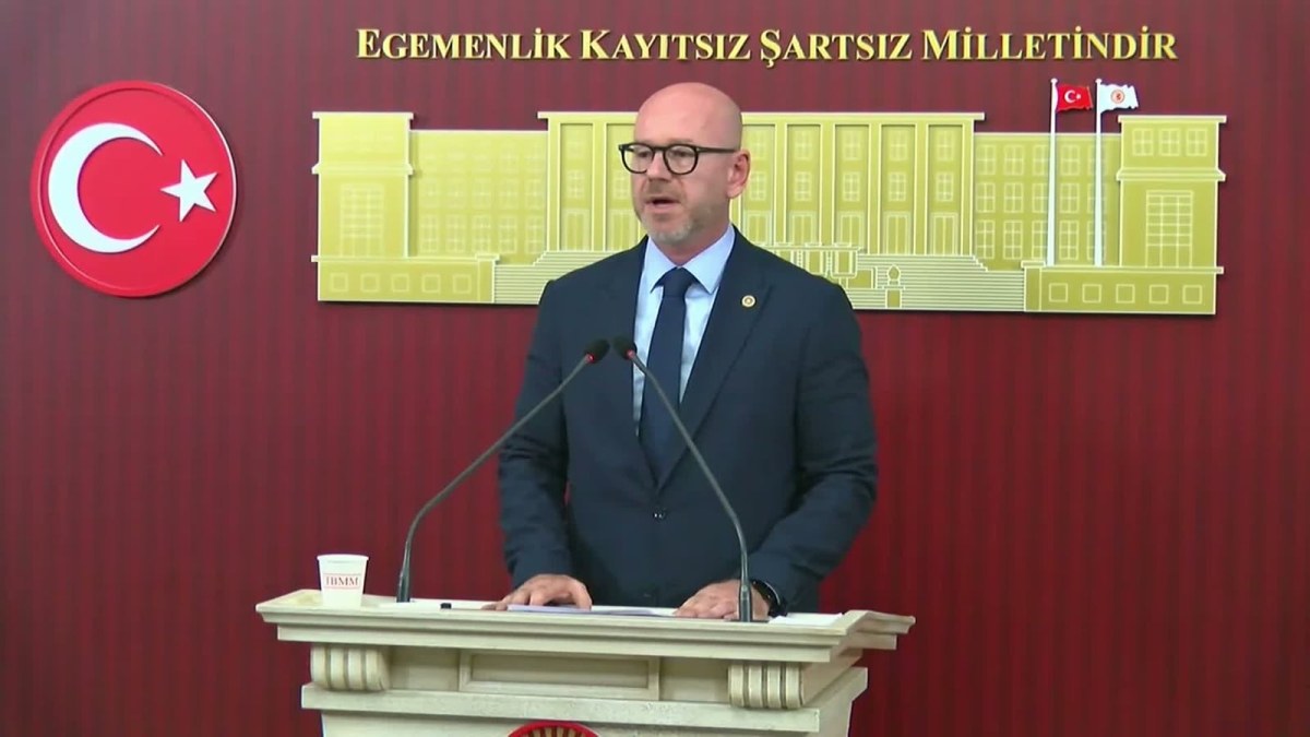 CHP&rsquo;li Sarı&rsquo;dan Bakan &Ccedil;ift&ccedil;i&rsquo;ye: &ldquo;Bir &ccedil;ocuk evinden silahlarla &ccedil;ıkıp okuluna kadar gelebiliyorsa devlet nerede&rdquo;
