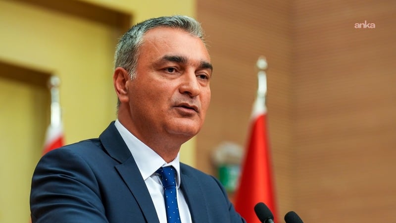CHP S&ouml;zc&uuml;s&uuml; Sarı'dan Balbay'a tepki: CHP, kimsenin kişisel hesabına, hevesine ya da siyasi &ccedil;ıkarına feda edilemez