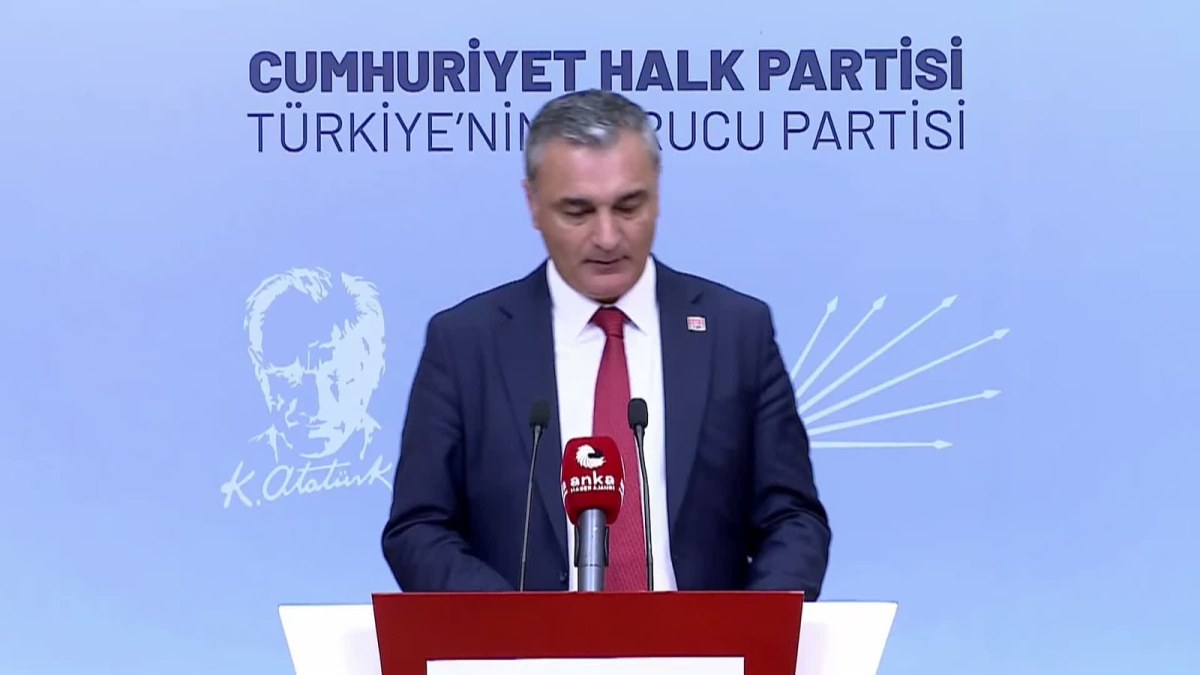 CHP S&ouml;zc&uuml;s&uuml; Sarı'dan &Ouml;zg&uuml;r &Ouml;zel'e: Belirlediğiniz 39 tane belediye başkanının AKP'ye ge&ccedil;mesinden utanmıyor musunuz