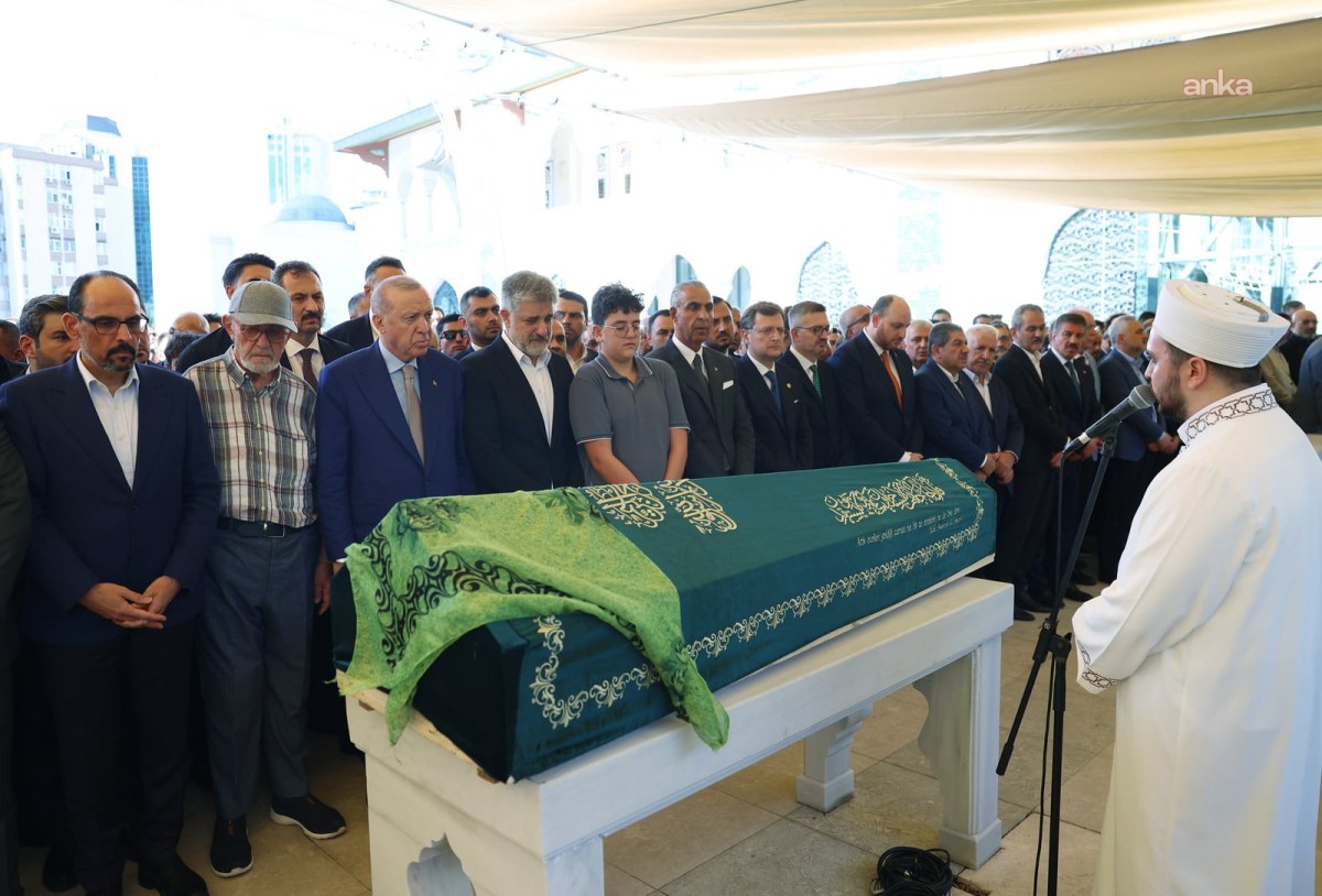 Cumhurbaşkanı Erdoğan, AK Partili &Ouml;nen&rsquo;in kızının cenaze namazına katıldı