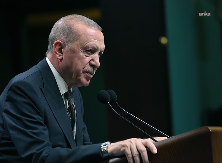 Cumhurbaşkanı Erdoğan'dan "fon krizi" a&ccedil;ıklaması: "Sorumluluğu olan kim varsa bunlardan hukuk &ouml;n&uuml;nde hesap sorulacak"