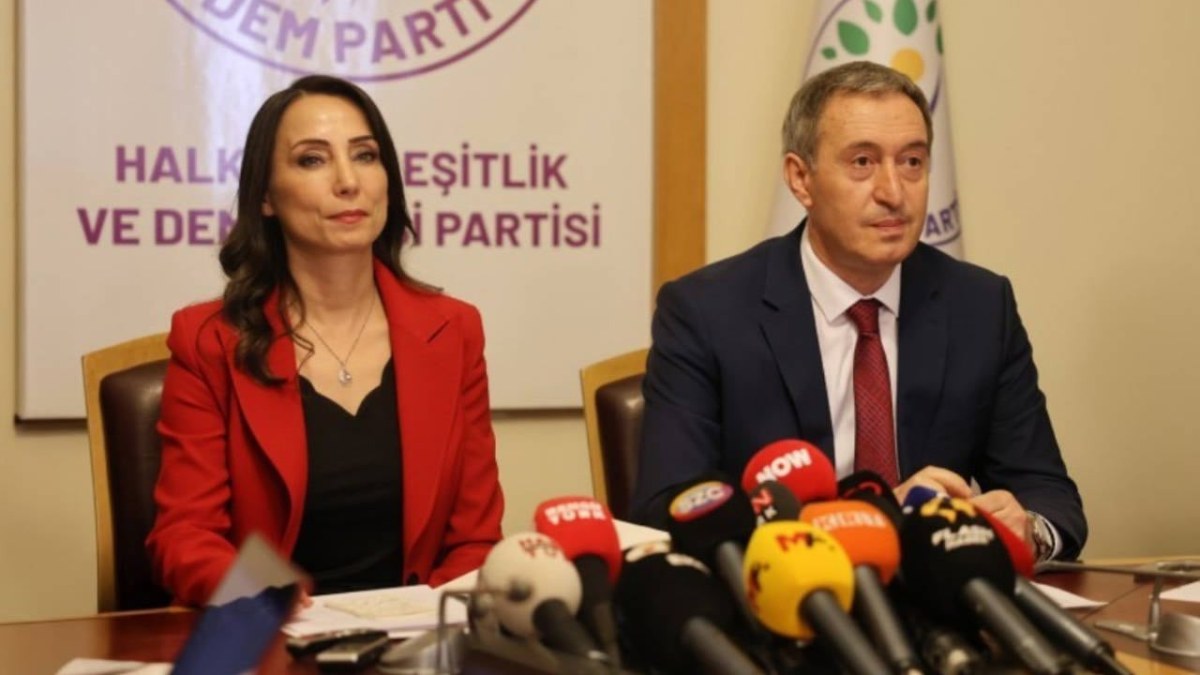 DEM Parti 5. Olağan Kongresi... Bakırhan ve Hatimoğulları yeniden eş genel başkan se&ccedil;ildi