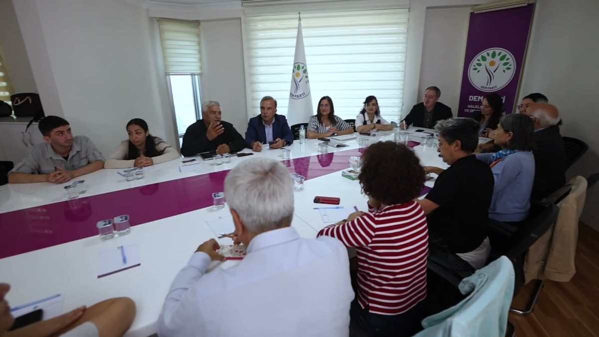 DEM Parti MYK &uuml;yelerinin g&ouml;revleri belli oldu
