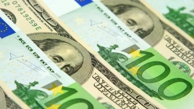 Dolar ve Euro'da g&uuml;n&uuml;n ilk fiyatları!