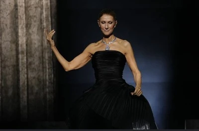 D&uuml;nyaca &uuml;nl&uuml; şarkıcı Celine Dion sahnelere d&ouml;nd&uuml;