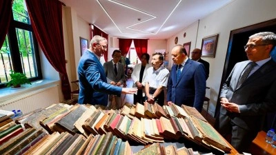 Emin Şefik &Ouml;zengicioğlu'nun tarihi koleksiyonu T&Uuml;YEK'e bağışlandı