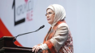 Emine Erdoğan'dan koruyucu ailelere teşekk&uuml;r: İnsanlığa ışık tutuyorsunuz