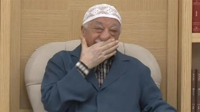 FET&Ouml;'den talimat gitmiş: 'İtalyan artistleri gibi olun, eşlerinizin başını a&ccedil;ın'