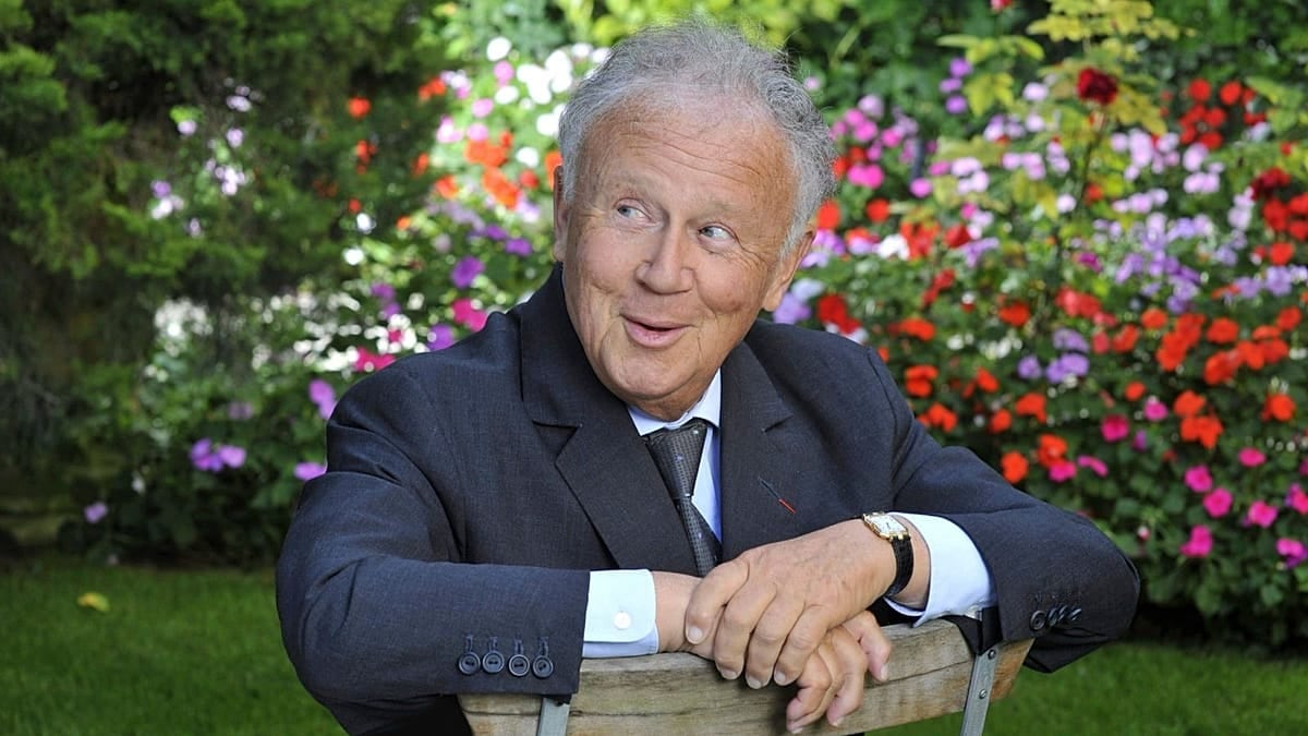 Fransız radyo ve televizyonunun dev ismi Philippe Bouvard &ouml;ld&uuml;: Macron'dan veda