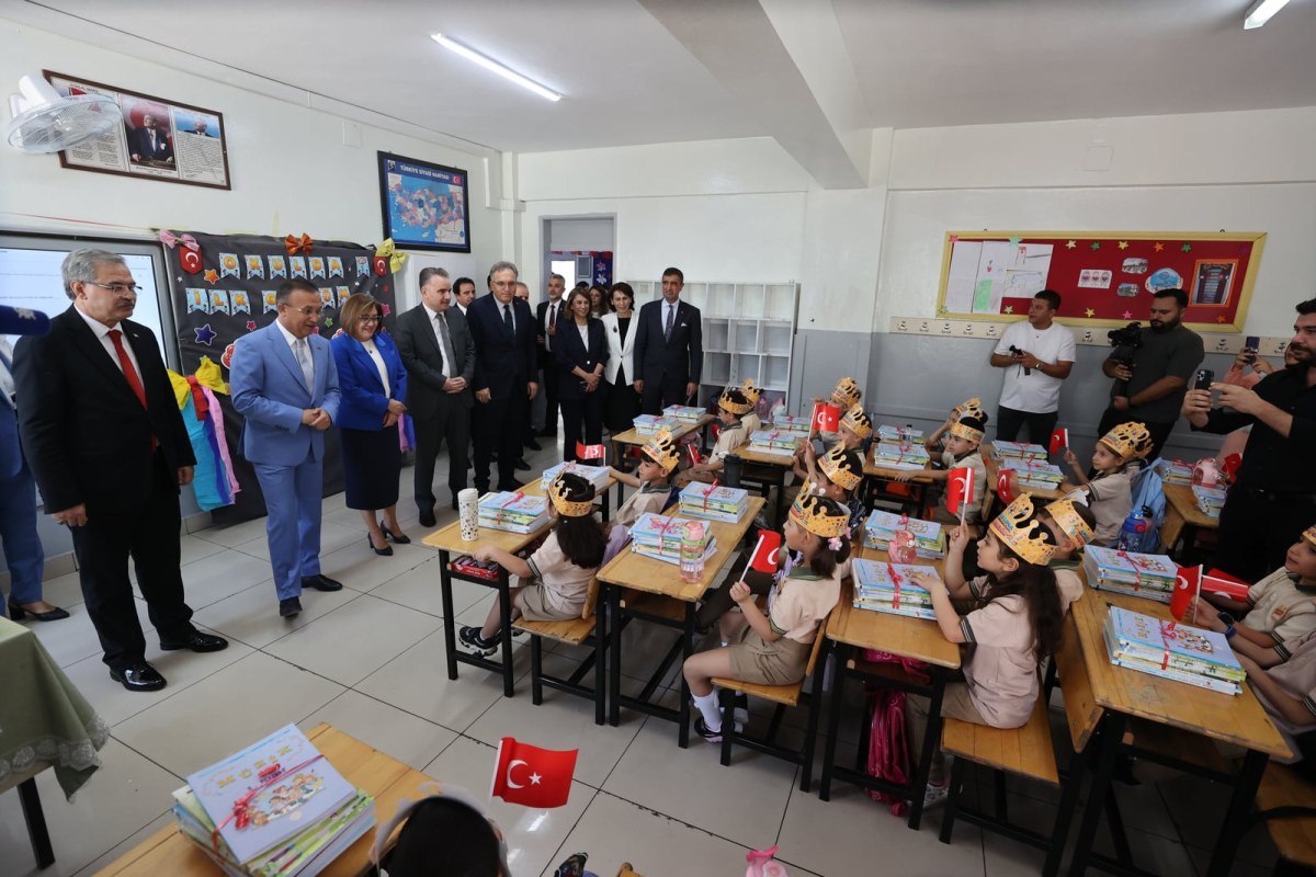 Gaziantep ve &ccedil;evre illerde &ouml;ğrenciler dersbaşı yaptı