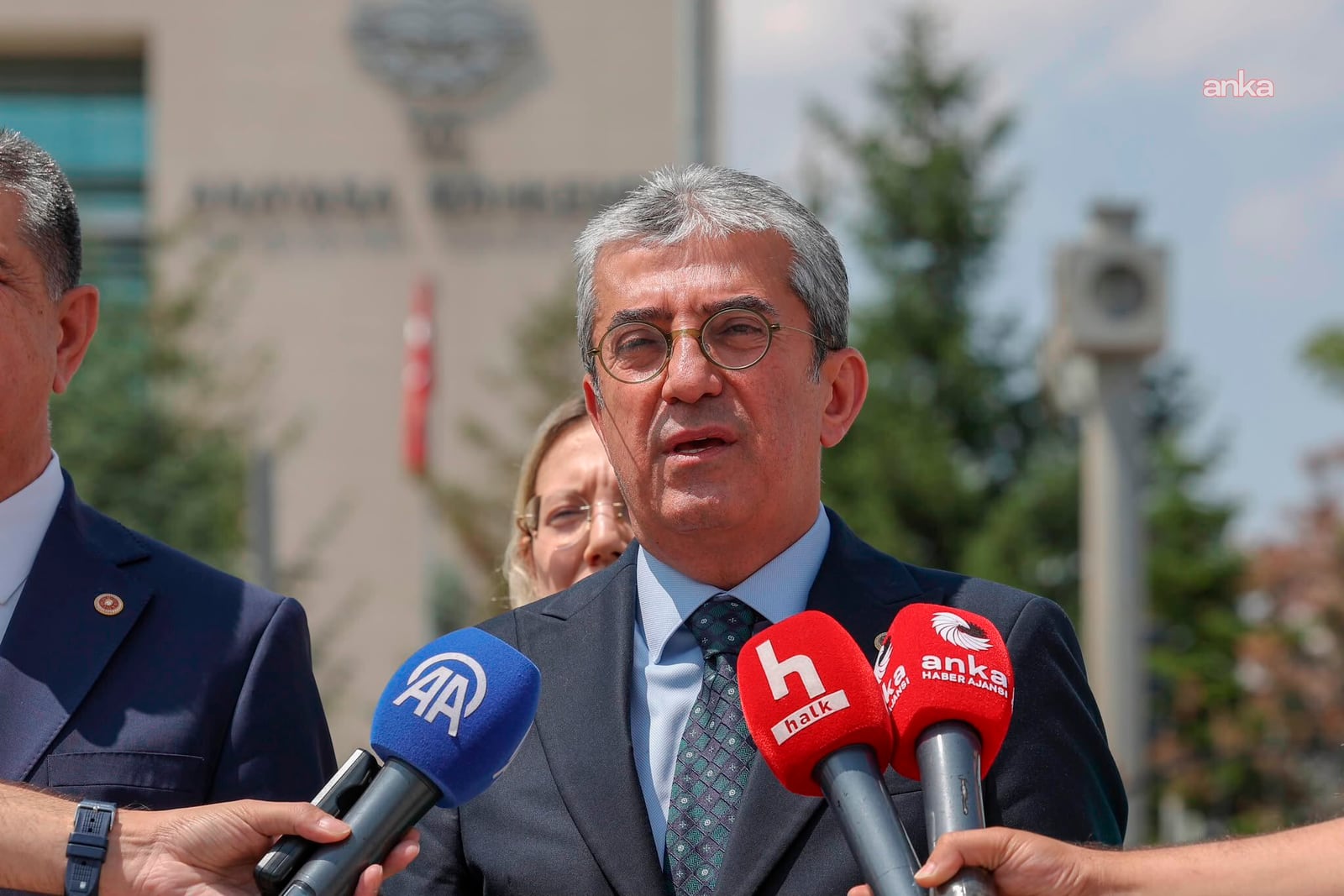 G&ouml;khan G&uuml;naydın: 7587 ve 7588 sayılı yasaların bazı h&uuml;k&uuml;mlerinin iptali i&ccedil;in AYM'ye başvurduk