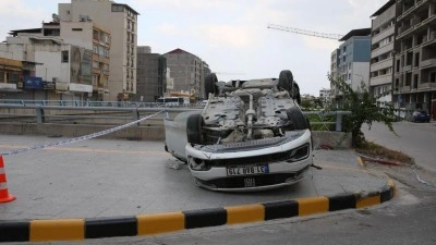 Hatay'da otomobil devrildi: 2 &ouml;l&uuml;