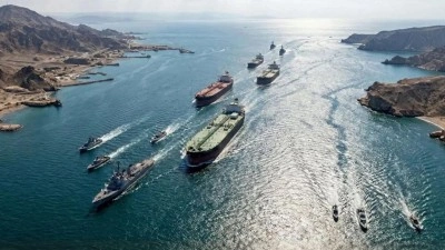 H&uuml;rm&uuml;z Boğazı'nda ibre yukarı d&ouml;nd&uuml;! Ticari gemi trafiğinde dikkat &ccedil;eken artış