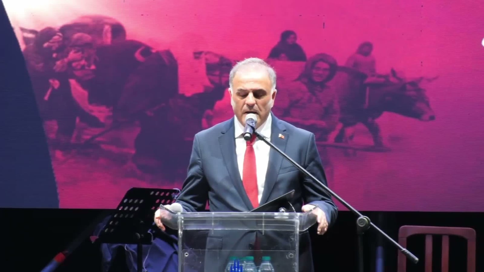 İBB Başkanvekili Nuri Aslan:&ldquo;İstanbul'un meydanlarında Cumhuriyetimizin kazanımlarını ve &ouml;zg&uuml;rl&uuml;k nefesini hep birlikte yaşatıyoruz"