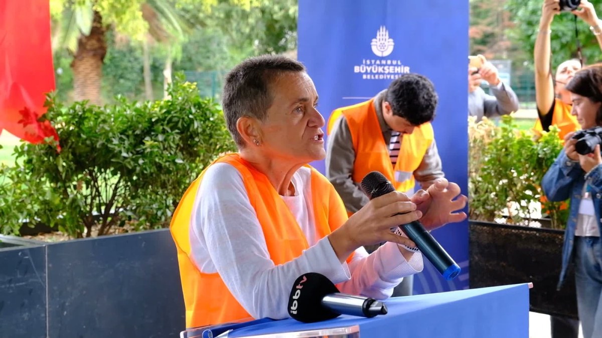 İBB'nin hayata ge&ccedil;irdiği yeni paylaşımlı bisiklet modeli tanıtıldı
