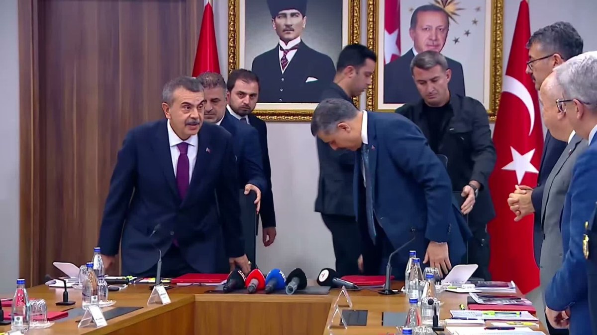 İ&ccedil;işleri Bakanlığı ile MEB arasında okul g&uuml;venliği protokol&uuml; imzalandı