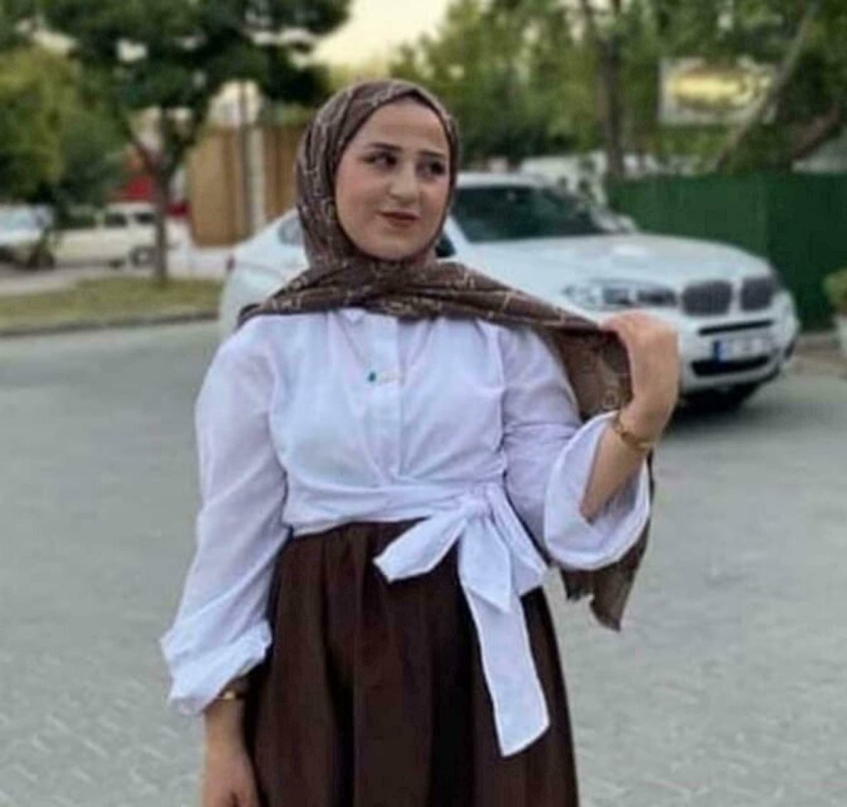 İnşaattan atıldığı &ouml;ne s&uuml;r&uuml;len Naile B&uuml;şra&rsquo;nın annesi: Su&ccedil;lular en ağır cezayı alsın