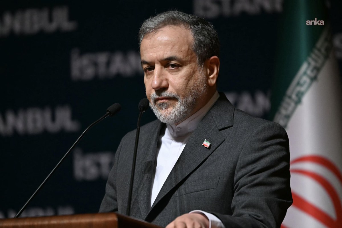 İran: "H&uuml;rm&uuml;z Boğazı'nın yeniden a&ccedil;ılması i&ccedil;in diplomatik &ccedil;&ouml;z&uuml;m gerekli"