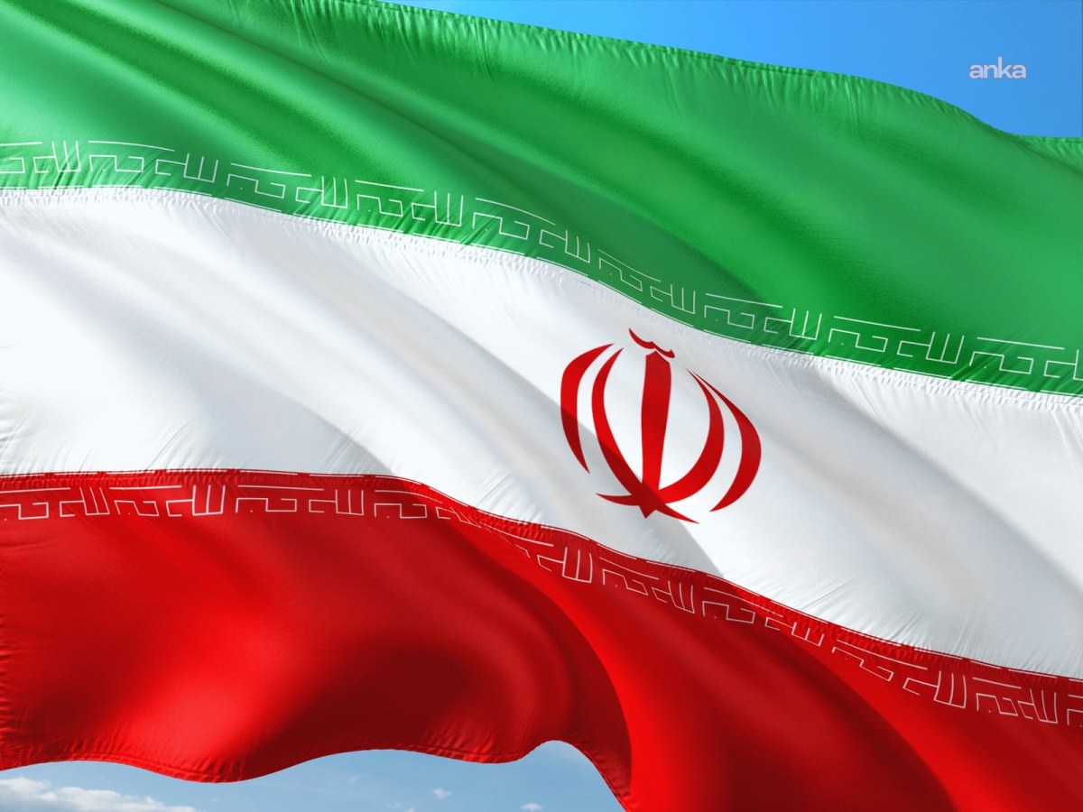İran, Irak'a u&ccedil;uşların yeniden başlatılması &ccedil;ağrısında bulundu