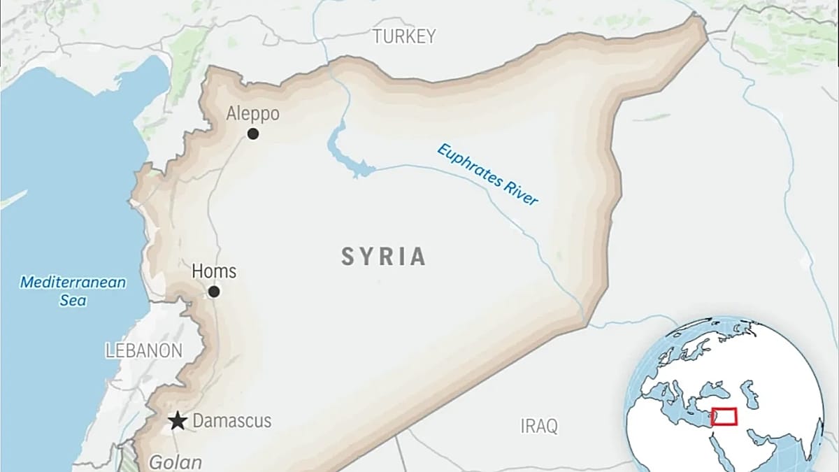 İsrail, Suriye'de T&uuml;rk heyetinin ziyaret ettiği hava &uuml;ss&uuml;n&uuml; vurdu