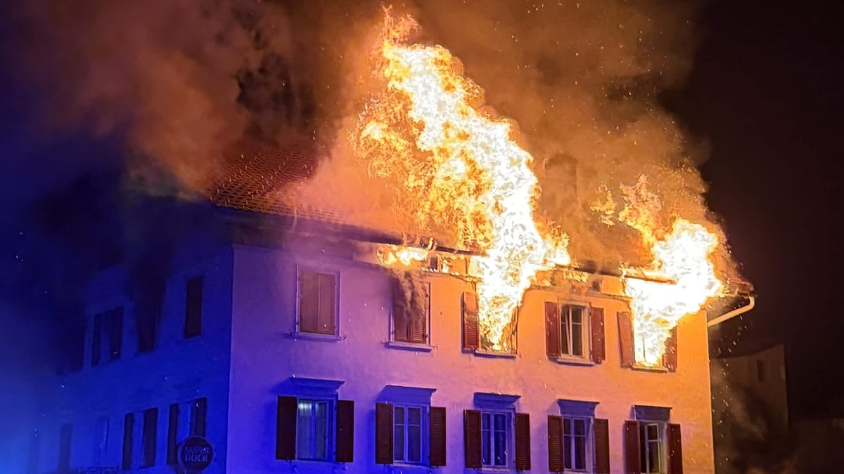 İsvi&ccedil;re&rsquo;de apartman yangını: Beş kişi kayıp, sekiz kişi yaralı