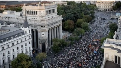 İspanyollar konut krizine karşı Madrid'de meydanlara indi