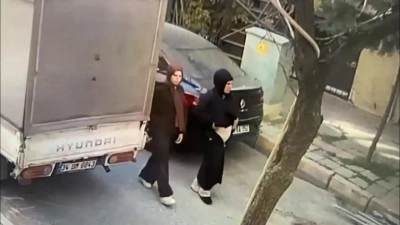 İstanbul'un kabusu olan 3 kadın yakalandı! &Uuml;zerlerinden tam 1 milyon TL &ccedil;ıktı