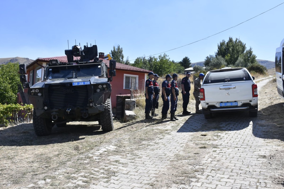 Kayıp B&uuml;şra bebeğin satıldığı iddiasını anne itiraf, baba reddetti (3)