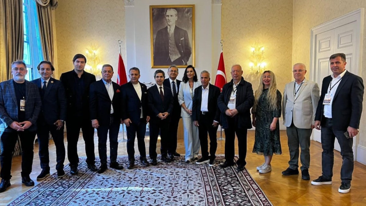 KGK, Londra&rsquo;da dostluk r&uuml;zgarı estirdi!