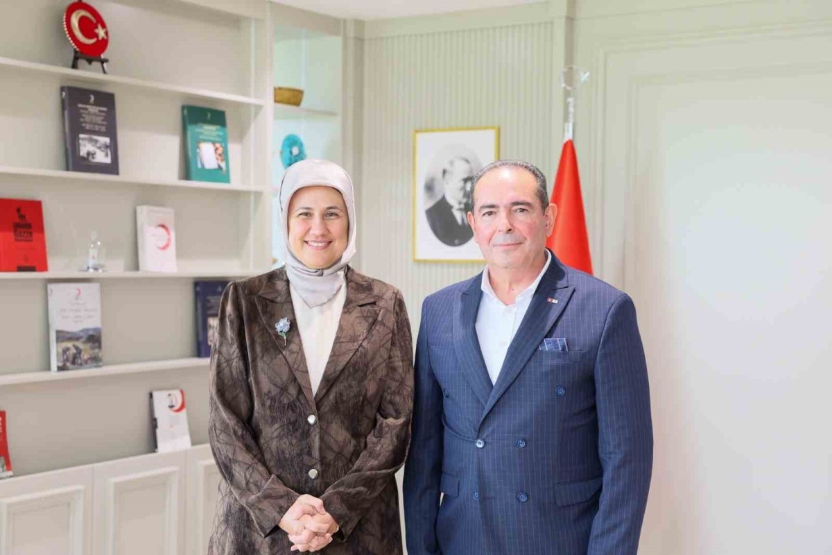 Kızılay Kayseri Şubesi&rsquo;nde bayrak değişimi